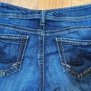 Silver Jeans Co Women's 29W x 33L Blue Suki Bootcut Denim Mid-Rise Dark Wash